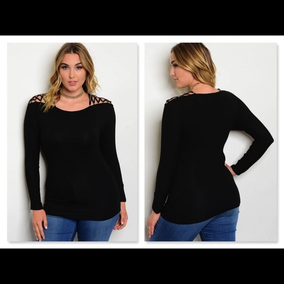 Tops - SEXY & FITTED BLACK TOP W/OPEN SHOULDER LACING